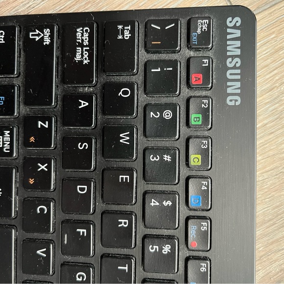 SAMSUNG smart TV keyboard - Picture 1 of 5
